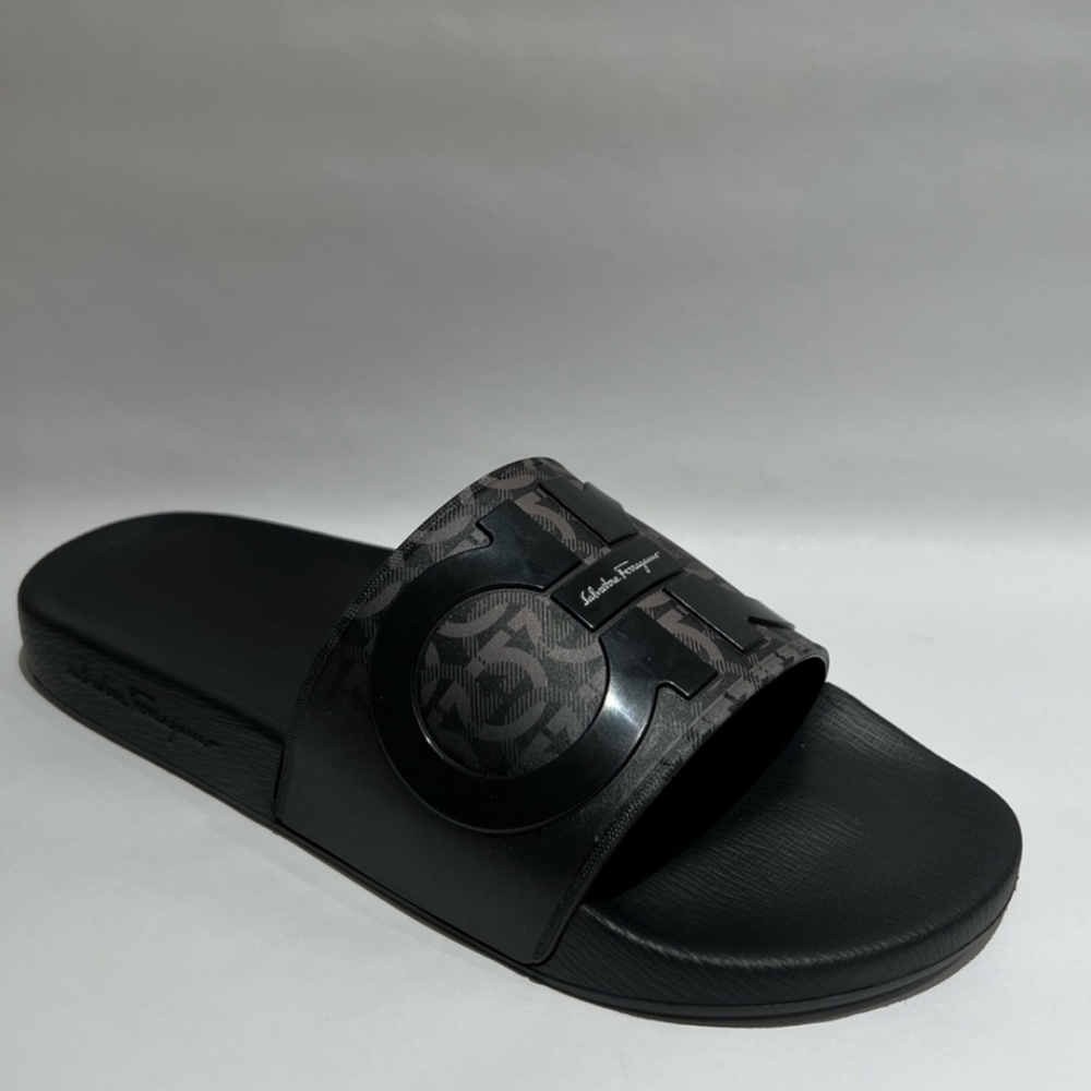 Mens Salvatore Ferragamo Gancini Black  Slides 10M
